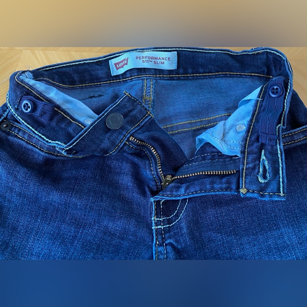 Boy’s Levi’s 511 slim 24\25   Black label, 8 regular size  jeans.